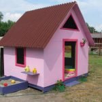 розовый домик из фанеры 