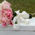 Как оформить букет из роз своими руками