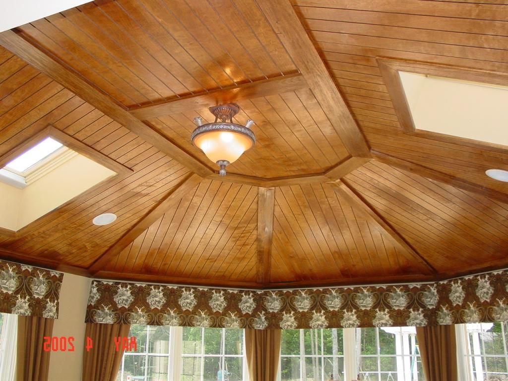 Дизайн потолков в деревянном - 90 фото