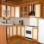 Интерьер деревянной кухни