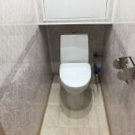kak zakryt truby v tualete 17 150x150 - Как закрыть трубы в туалете: варианты дизайна