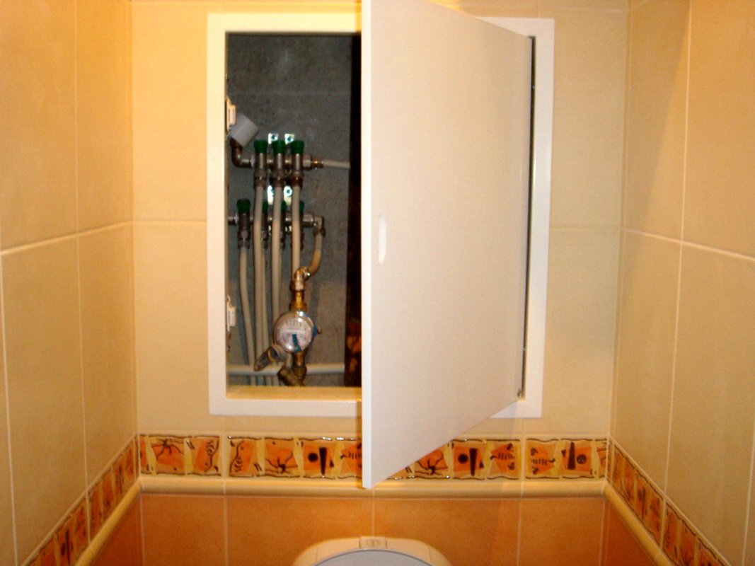 kak zakryt truby v tualete 38 - Как закрыть трубы в туалете: варианты дизайна