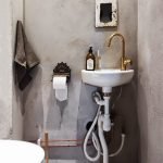 kak zakryt truby v tualete 47 150x150 - Как закрыть трубы в туалете: варианты дизайна