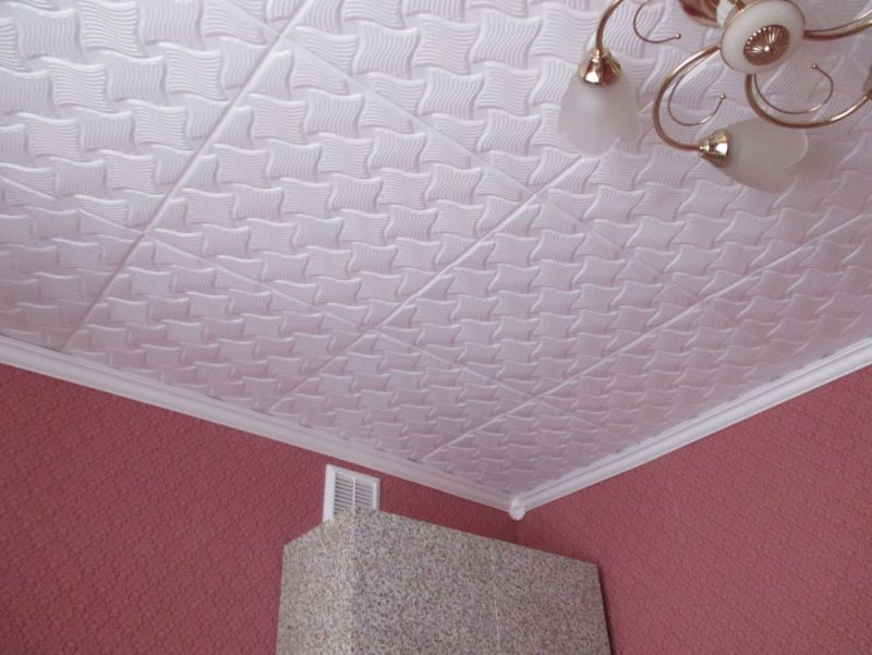 Выбор плитки из пенопласта для потолка