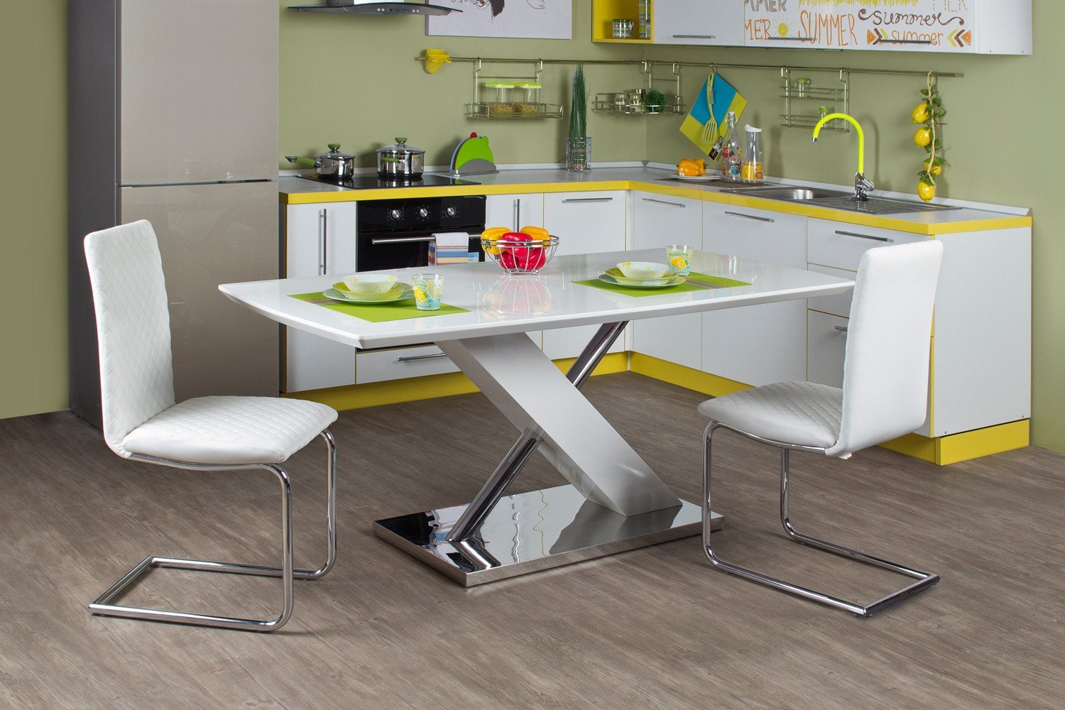 Какого цвета выбрать стол. Стол на кухню. Модные кухонные столы. Стильный стол на кухню. Столы и стулья для кухни.