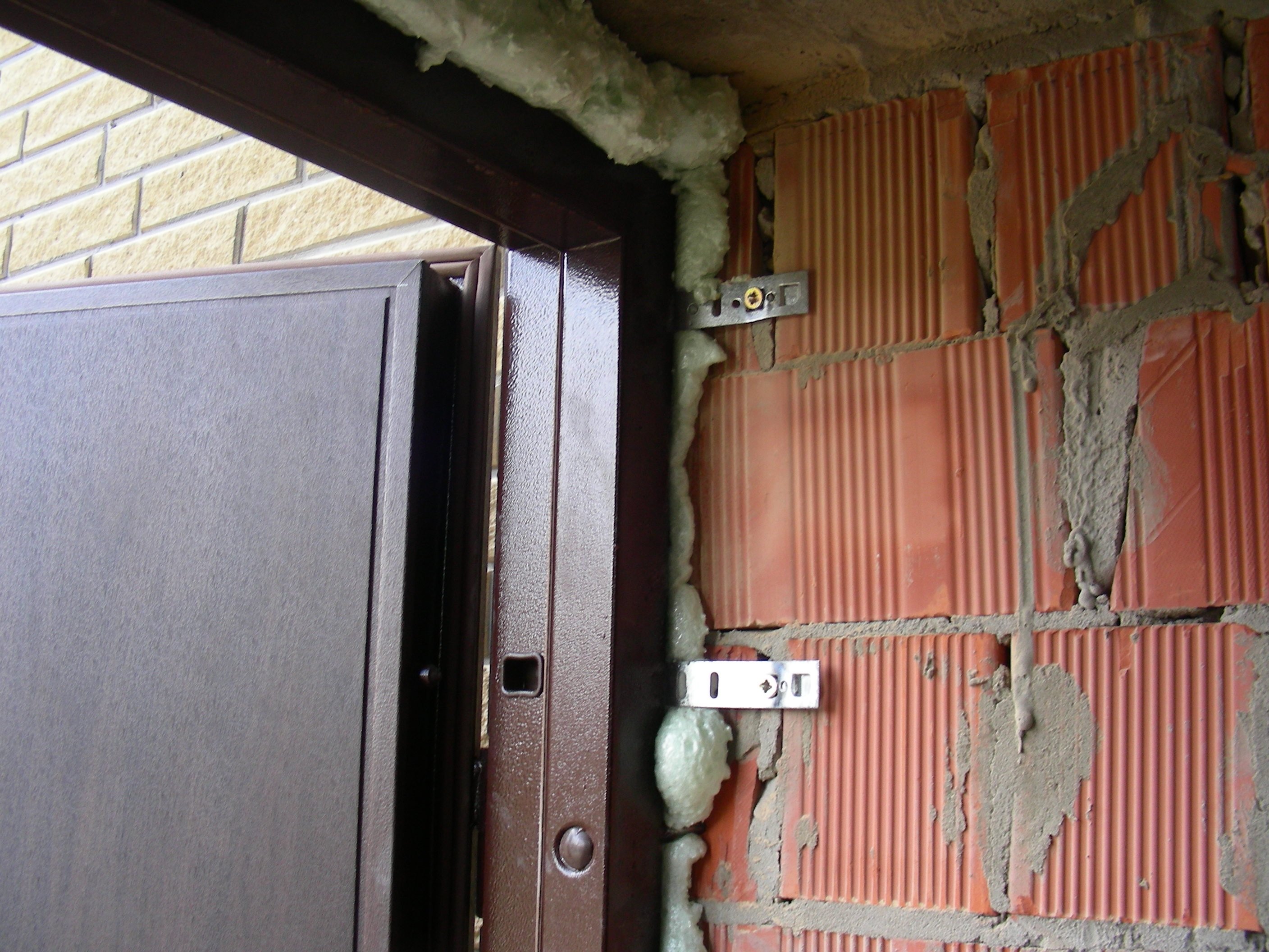 Утепление входной металлической двери – важный шаг к энергоэффективности | Фабрика дверей Portalle