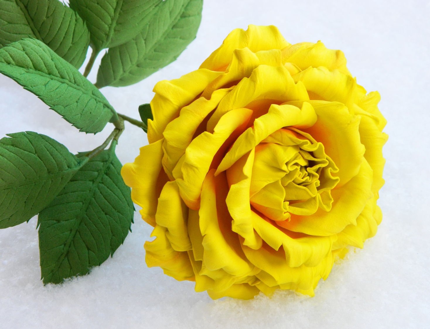 Собираем розу из фоамирана: мастер-класс с поэтапными фото